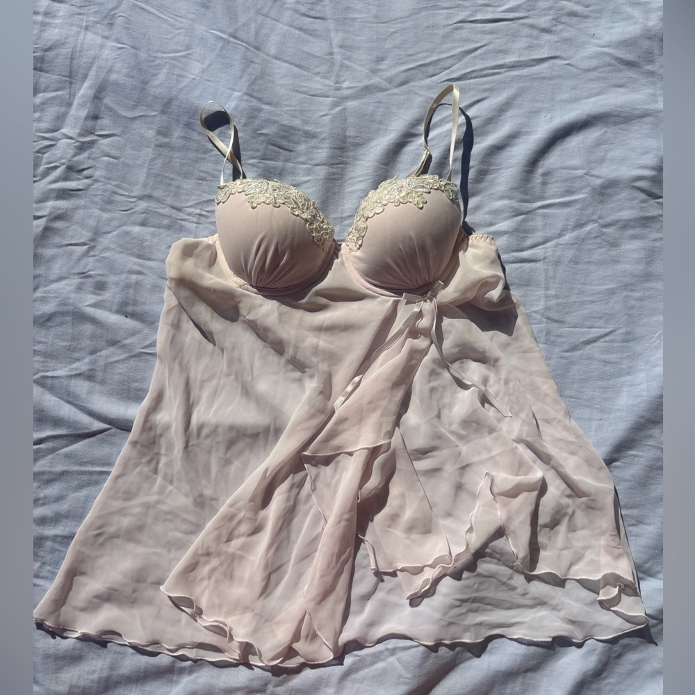 Y2K size 16 Linea Donatella Light Cream Pink Lace Women’s Lingerie with sequins